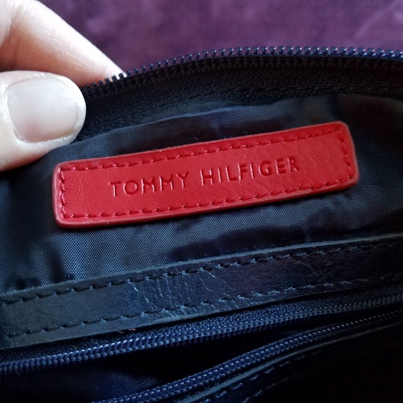EUC Tommy Hilfiger Crossbody - Picture 3 of 4
